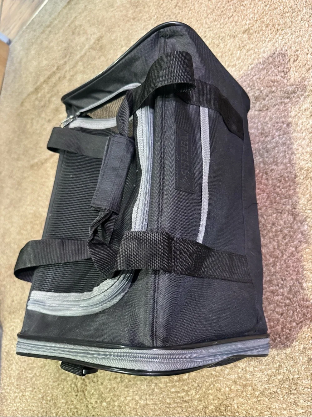 Black Foldable Pet Carrier with Gray Sherpa Pad